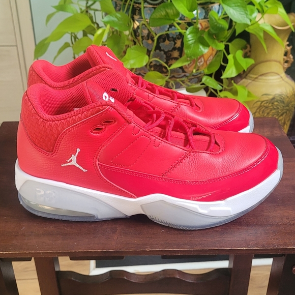 Nike Air Jordan Max Aura 3 University Red CZ4167-600 Men\'s Size: 9.5 main image 4